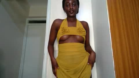 SensuElle  WHAT I DONT SHOW HERE... YOULL ONLY SEE IN PRIVATE  online show from 09/27/25, 09:03