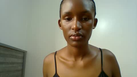 kiki online show from 10/13/25, 07:52