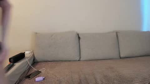 Snapshot of miss_kitty13 chatting on 10/08/25, 01:47 Kitty online show from 10/08/25, 01:47