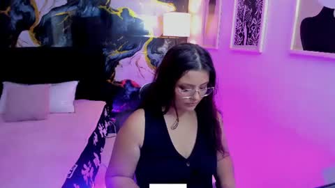 Snapshot of miss_kloee chatting on 06/24/26, 11:53 Kloe online show from 06/24/26, 11:53
