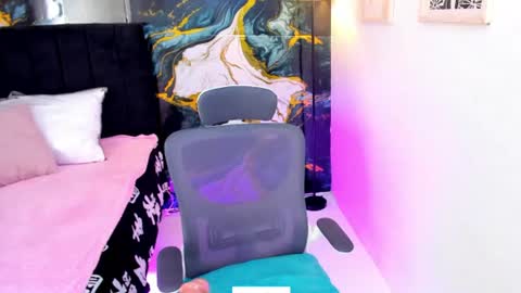 Snapshot of miss_kloee chatting on 07/14/26, 06:57 Kloe online show from 07/14/26, 06:57