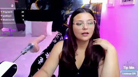 Snapshot of miss_kloee chatting on 07/23/26, 01:58 Kloe online show from 07/23/26, 01:58