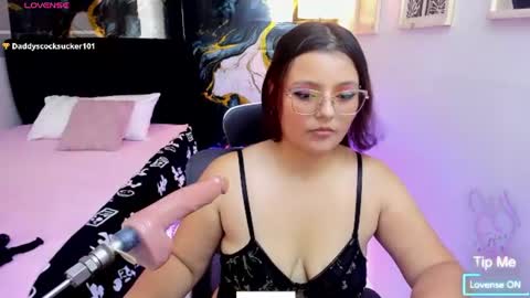 Snapshot of miss_kloee chatting on 07/26/26, 02:35 Kloe online show from 07/26/26, 02:35