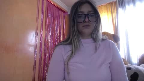 lilieth  online show from 10/24/25, 04:58