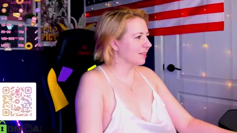 miss_lisaa online show from 04/27/26, 03:48