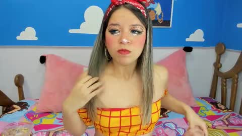 miss_lucyla online show from 11/15/25, 11:07