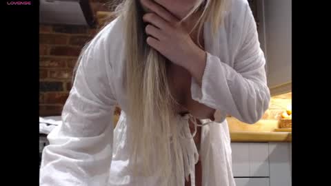 Anna online show from 04/17/26, 02:36