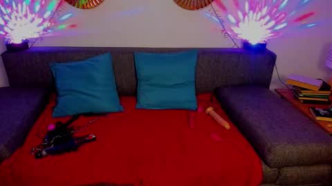 miss_meag online show from 11/30/25, 06:50