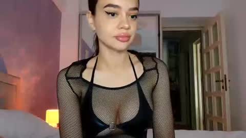 miss_medyson online show from 06/19/26, 07:56