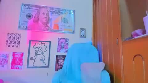 Snapshot of miss_meggaann chatting on 05/28/26, 01:47 MEGG online show from 05/28/26, 01:47