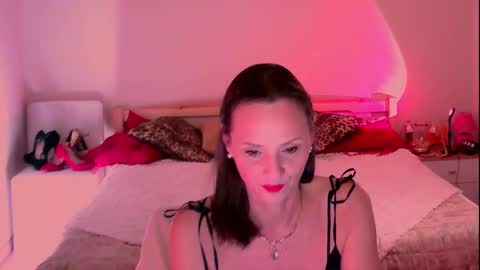 Snapshot of miss_mimys chatting on 01/25/25, 10:18 Nicol online show from 01/25/25, 10:18