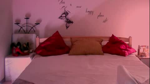 Snapshot of miss_mimys chatting on 10/16/25, 11:39 Nicol online show from 10/16/25, 11:39