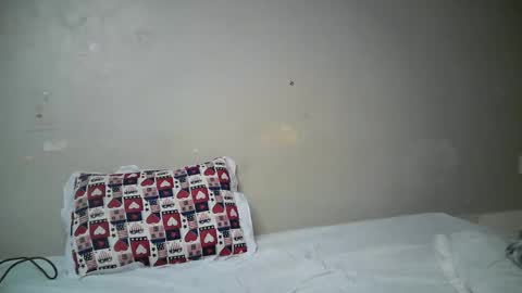 miss_pretty01 online show from 04/18/26, 04:33