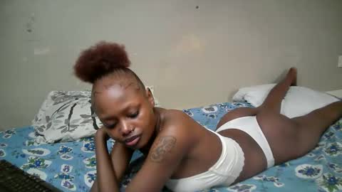 miss_pretty01 online show from 04/29/26, 08:37