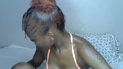 miss_pretty1 online show from 12/18/25, 09:04