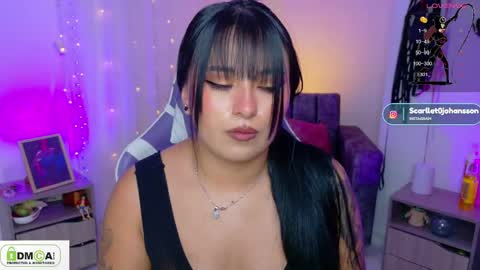 Snapshot of miss_scarllet chatting on 04/29/26, 01:04 100 thumbs up online show from 04/29/26, 01:04
