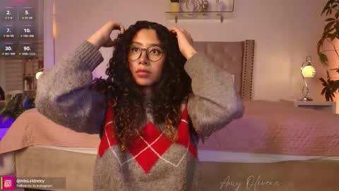 Snapshot of miss_sidney chatting on 10/22/25, 01:11 Amy Olivera online show from 10/22/25, 01:11