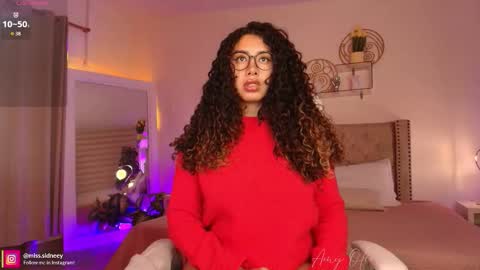 Snapshot of miss_sidney chatting on 10/28/25, 01:25 Amy Olivera online show from 10/28/25, 01:25