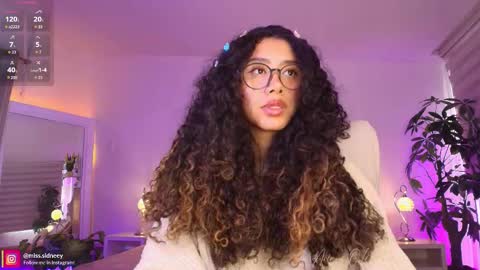 Snapshot of miss_sidney chatting on 11/07/25, 01:22 Amy Olivera online show from 11/07/25, 01:22