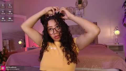 Snapshot of miss_sidney chatting on 11/12/25, 01:11 Amy Olivera online show from 11/12/25, 01:11