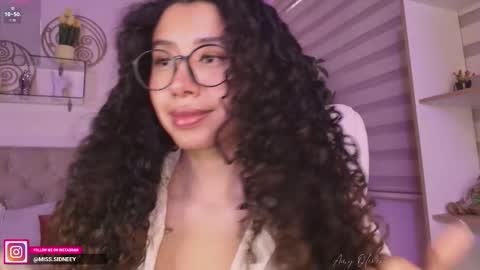 Snapshot of miss_sidney chatting on 12/01/25, 12:54 Amy Olivera online show from 12/01/25, 12:54