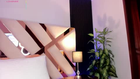 Sofia Alvarez online show from 03/06/25, 11:47