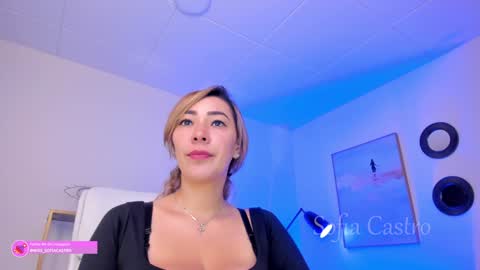 Snapshot of miss_sofiaa_ chatting on 02/04/25, 02:43 Sofia Castro online show from 02/04/25, 02:43