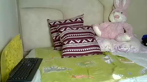 Snapshot of miss_squirty2 chatting on 05/27/26, 06:32 jasmine online show from 05/27/26, 06:32