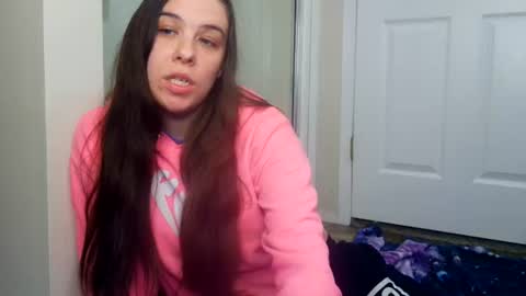 Snapshot of miss_sunshine01 chatting on 06/12/26, 01:48 Bella online show from 06/12/26, 01:48
