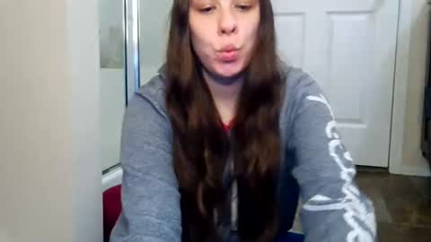 Snapshot of miss_sunshine01 chatting on 07/21/26, 02:14 Bella online show from 07/21/26, 02:14