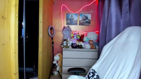 Snapshot of miss_tasy chatting on 08/02/26, 03:27 Melanie January 15th is my birthday there will be an interesting show online show from 08/02/26, 03:27