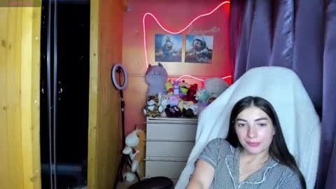 Snapshot of miss_tasy chatting on 08/09/26, 10:31 Melanie January 15th is my birthday there will be an interesting show online show from 08/09/26, 10:31