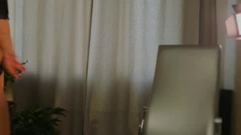 Snapshot of miss_ur_kiss chatting on 07/25/26, 02:53 miss_ur_kiss online show from 07/25/26, 02:53