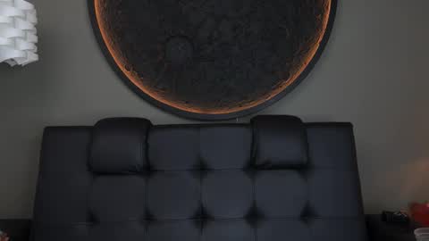 Vaiolette online show from 10/18/25, 11:11