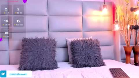 Snapshot of miss_valen_ chatting on 09/15/25, 12:49 valentina online show from 09/15/25, 12:49