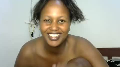 Snapshot of miss_vall chatting on 12/10/24, 01:44 miss_vall online show from 12/10/24, 01:44