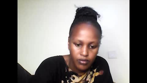 Snapshot of miss_vall chatting on 10/16/25, 07:20 miss_vall online show from 10/16/25, 07:20