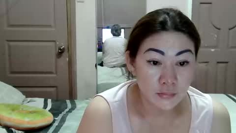 HOT MOMMY ZEPHYR online show from 02/09/26, 10:41