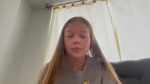 Alannah online show from 06/19/26, 04:55