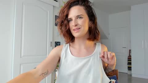 Alexandra Thorn online show from 03/05/26, 10:33