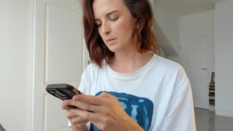 Alexandra Thorn online show from 03/17/26, 10:29