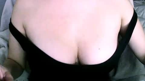 Snapshot of missbiny chatting on 06/11/26, 09:02 Avamlash online show from 06/11/26, 09:02