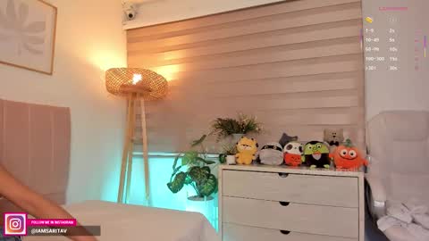 Sara Vanegas online show from 10/10/25, 12:04