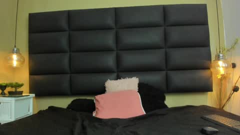 Snapshot of misscharllote chatting on 04/16/26, 10:23 charllote online show from 04/16/26, 10:23