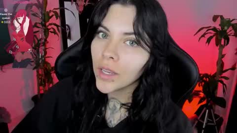 Missy Charlottte.  Hey remember to give me a thumbs up ty online show from 12/17/25, 03:01