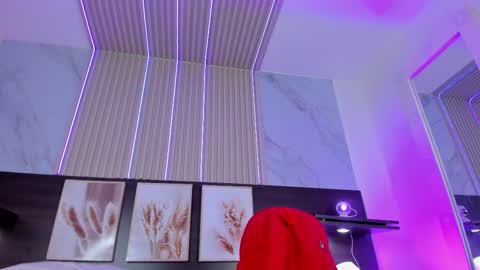 misscheelsee_as online show from 12/19/24, 08:02