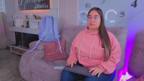 misscheelsee_as online show from 04/10/26, 01:49