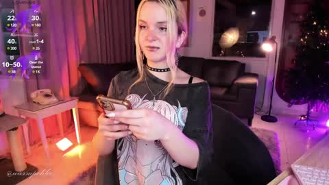 Chloe freelance model Please your thumbs up are important  online show from 12/04/24, 12:19