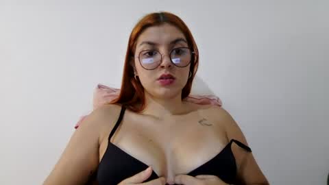 Snapshot of missdarcy_ chatting on 08/09/26, 03:23 Darcy online show from 08/09/26, 03:23