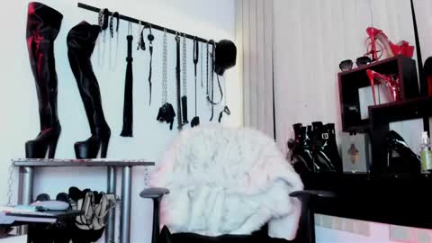 Snapshot of missdarklady chatting on 05/01/26, 12:37 Missdarklady online show from 05/01/26, 12:37
